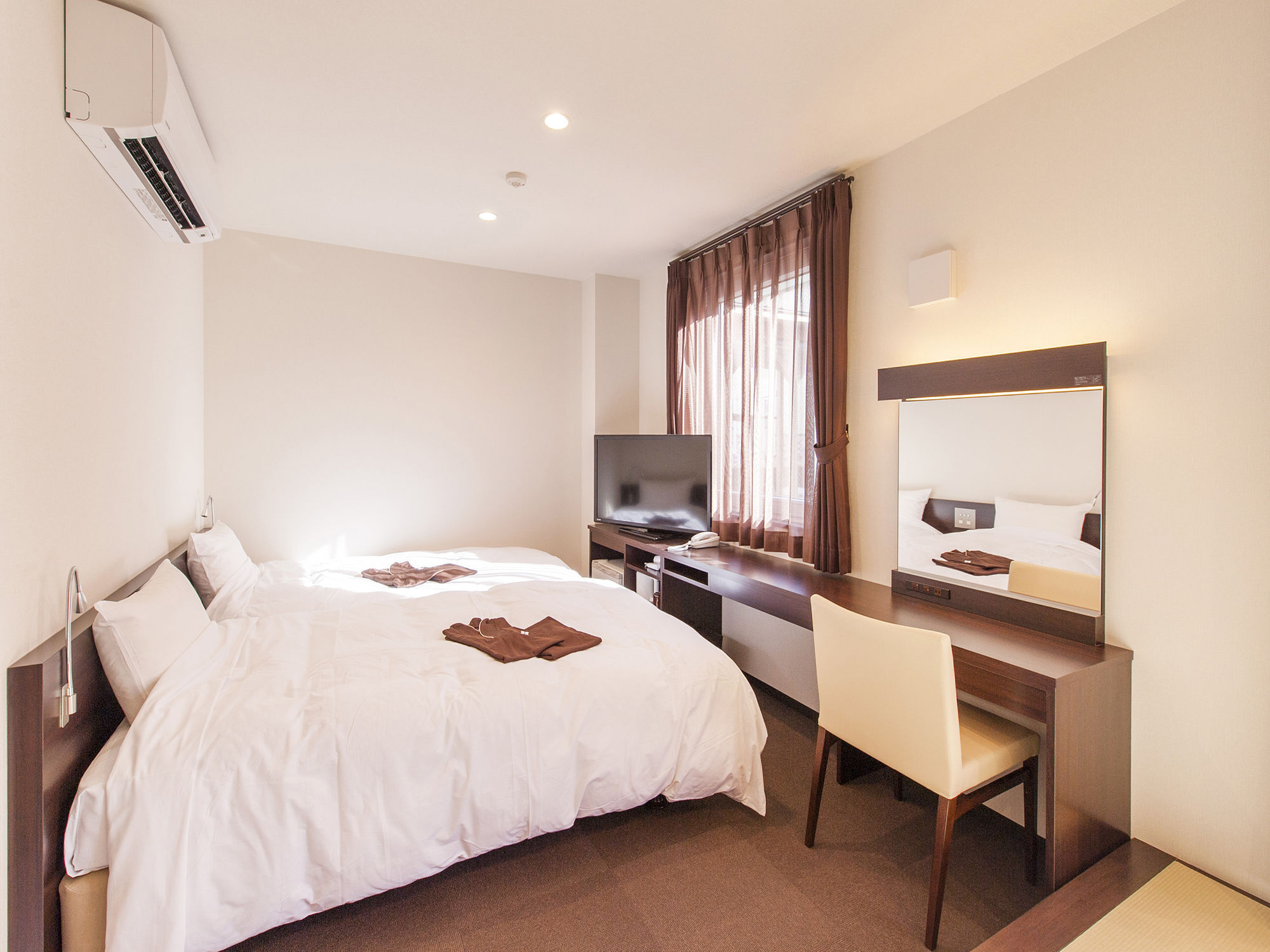 Hana Hotel Fukaya & Spa Esterno foto