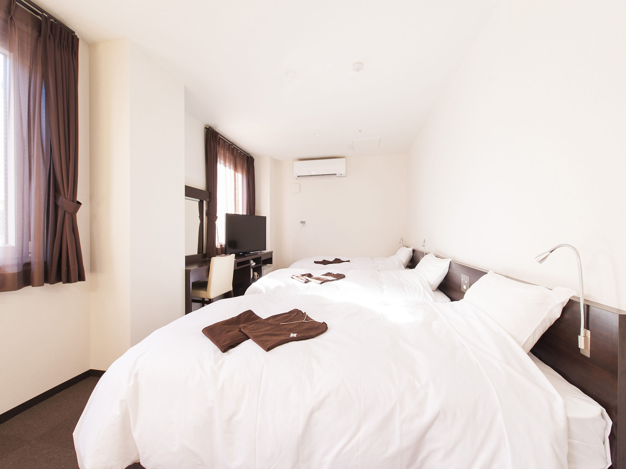 Hana Hotel Fukaya & Spa Esterno foto